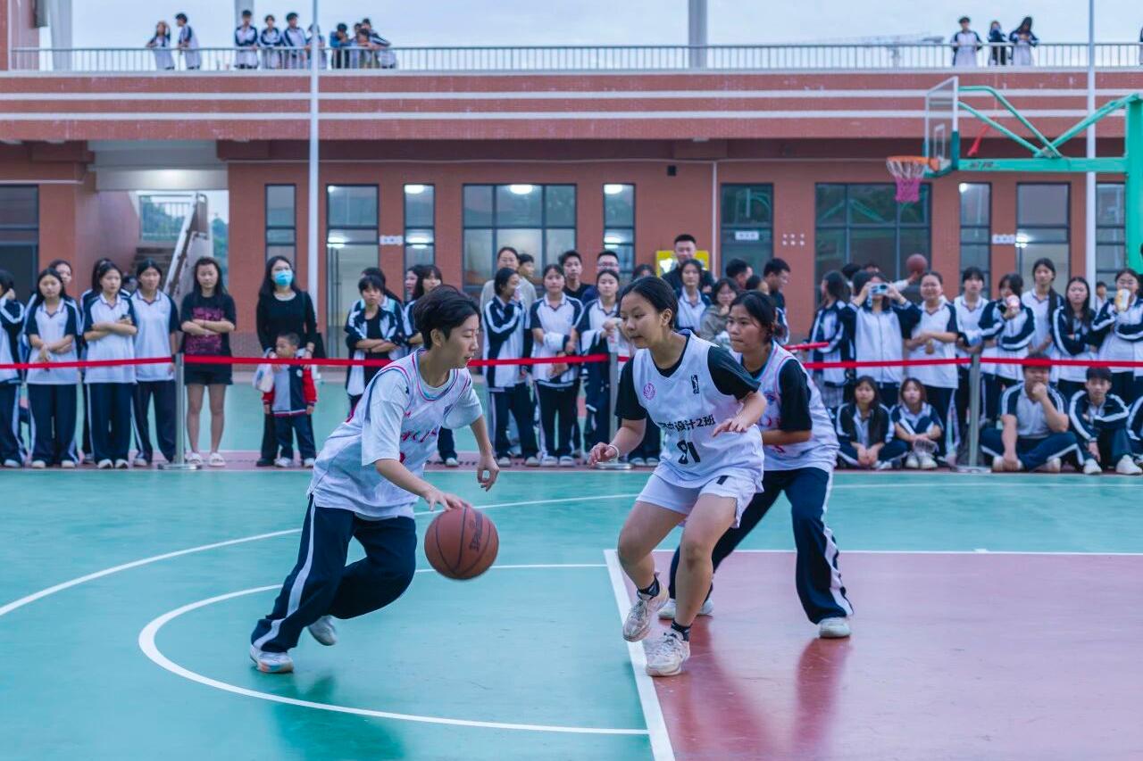 青春“篮”不住，拼搏展风采——汕尾技师学院第一届“共青杯”新生篮球赛圆满落幕