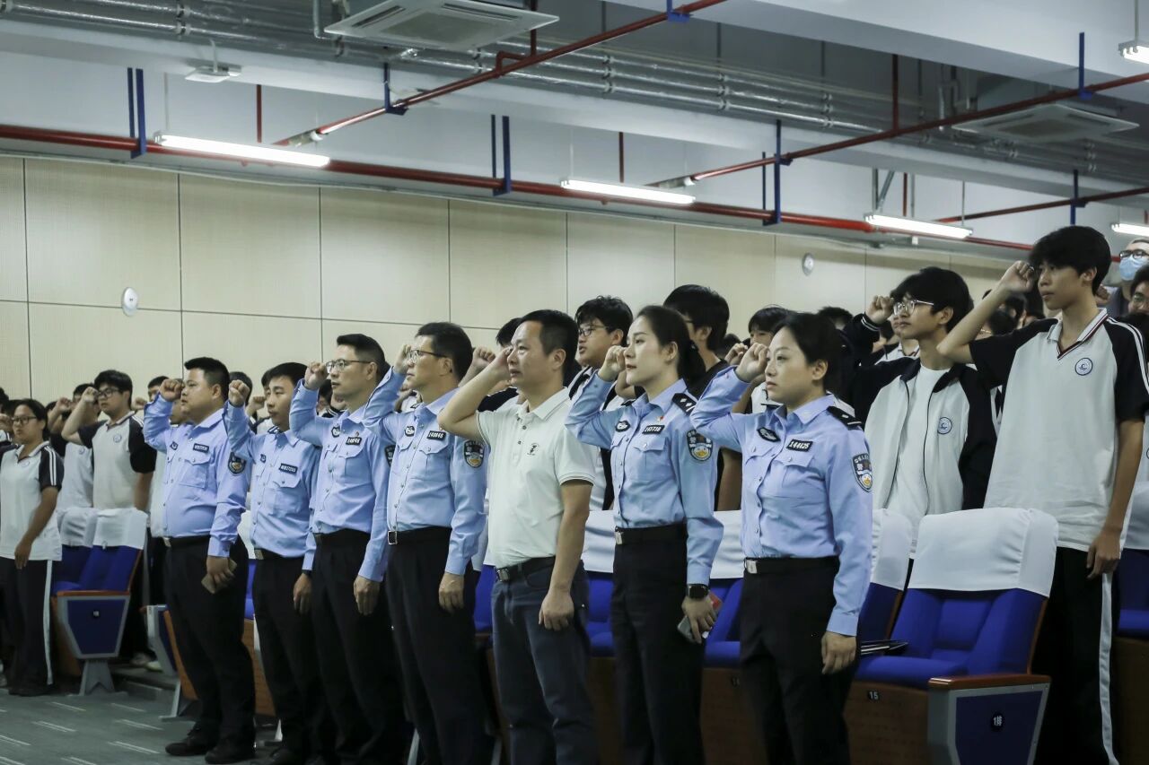 生命无价 安全同行 | 我校举办交通安全教育讲座