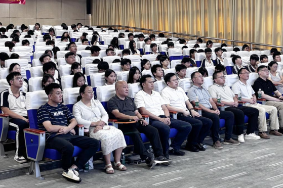 AI原生能力进校园｜汕尾技师学院携手广东数联科技有限公司开展人工智能专题培训
